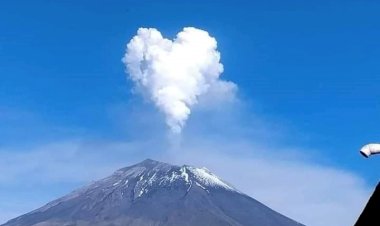 Don Goyo, el volcán enamorado: El Popocatépetl exhala humo en forma de corazón